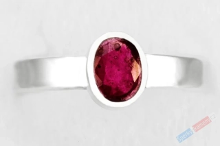 Stříbrný prsten (Ag 925/1000) s broušeným rubínem QA, vel. kamene cca 9 x 7 mm (RU7868R)